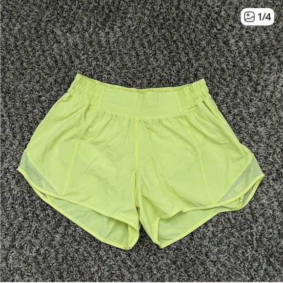 Lululemon Hotty Hot Short 4” - Picture 1 of 2